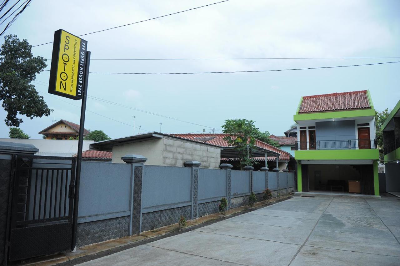 สปอต ออน 2891 999 เกสต์เฮาส์ Sumedang ภายนอก รูปภาพ